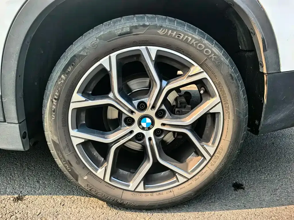 BMW X1 — фото 10