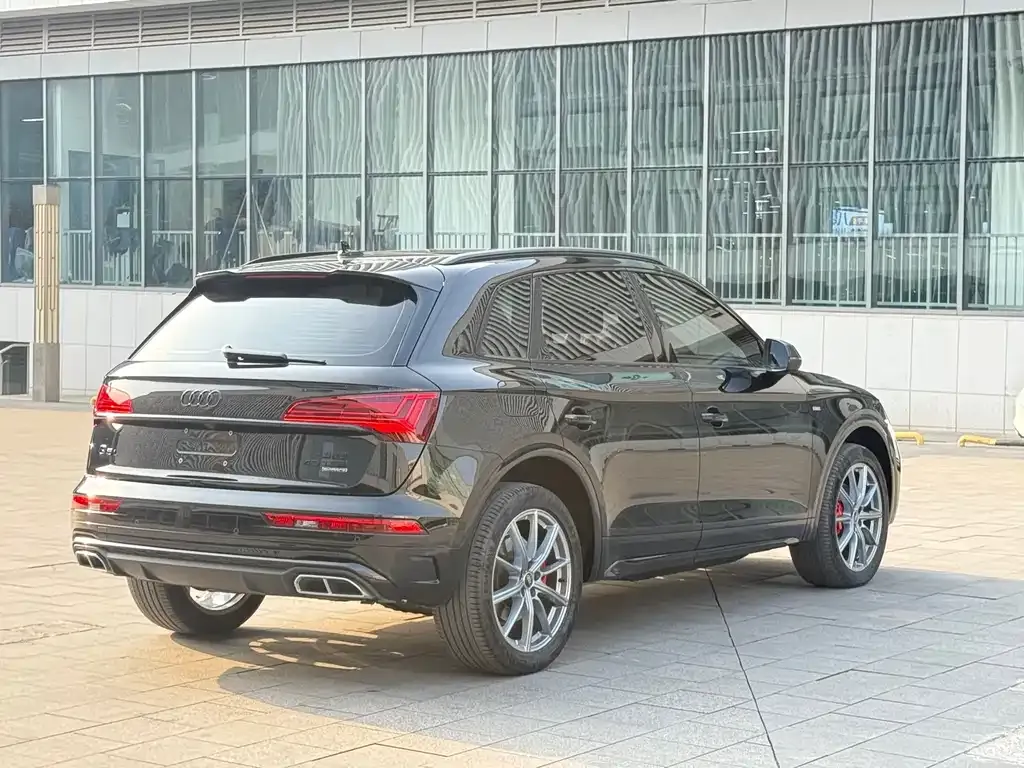 Audi Q5L — фото 4