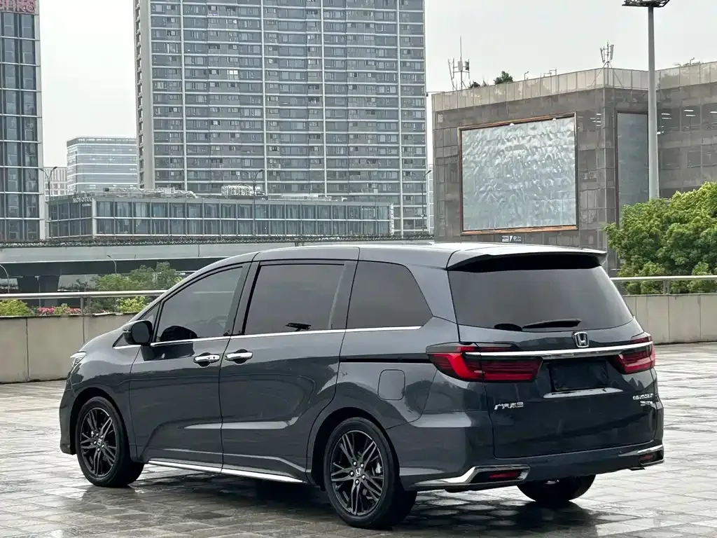 Honda Odyssey — фото 10