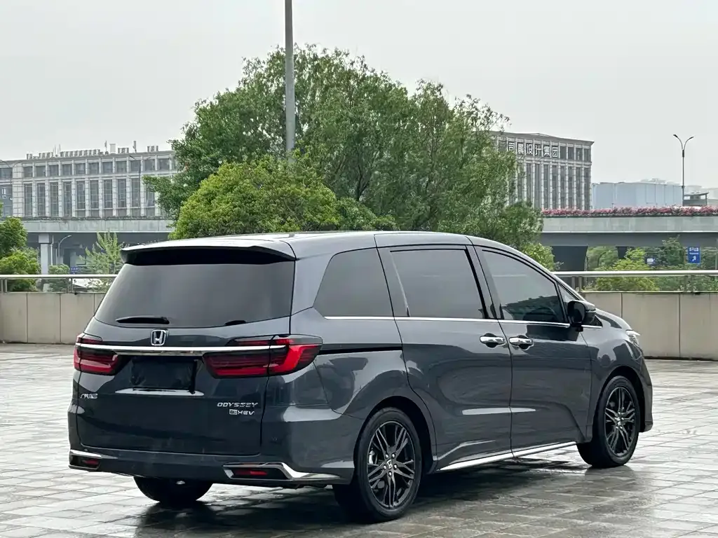 Honda Odyssey — фото 5