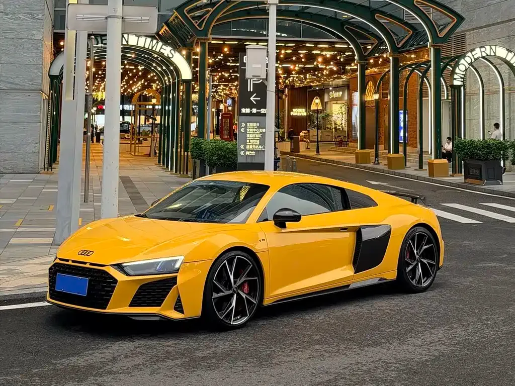 Audi R8