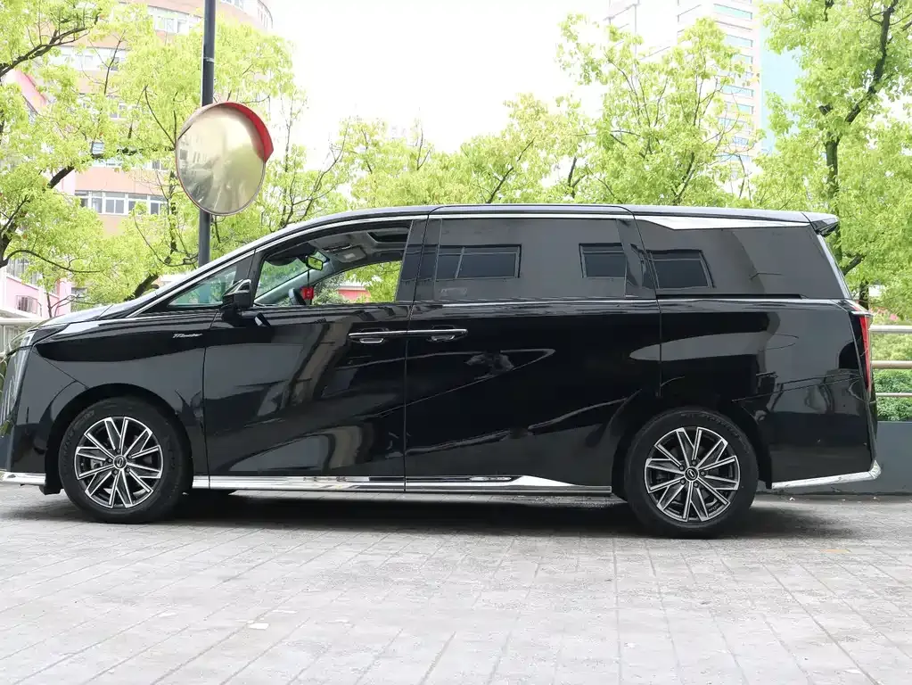 GAC Motor Trumpchi M8 — фото 10