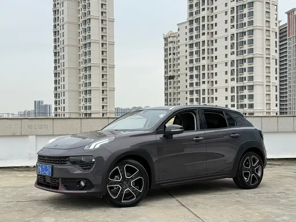 Lynk & Co 02