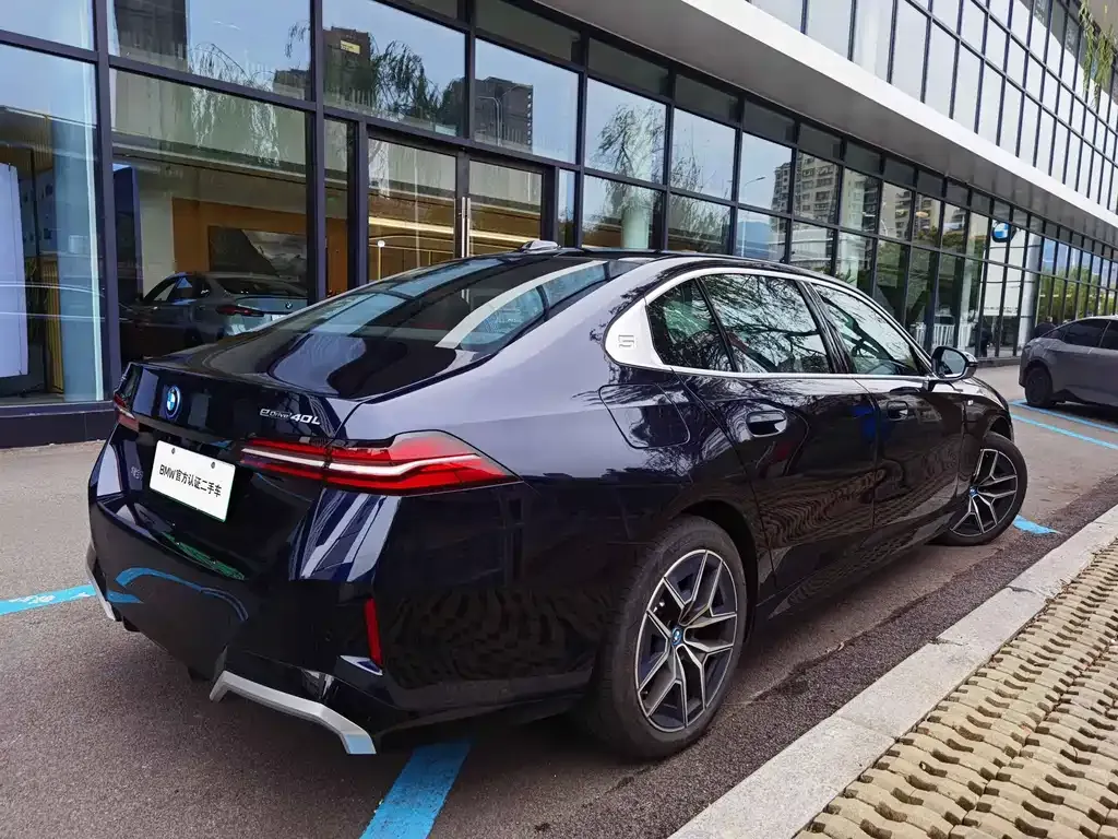 BMW i5 — фото 6