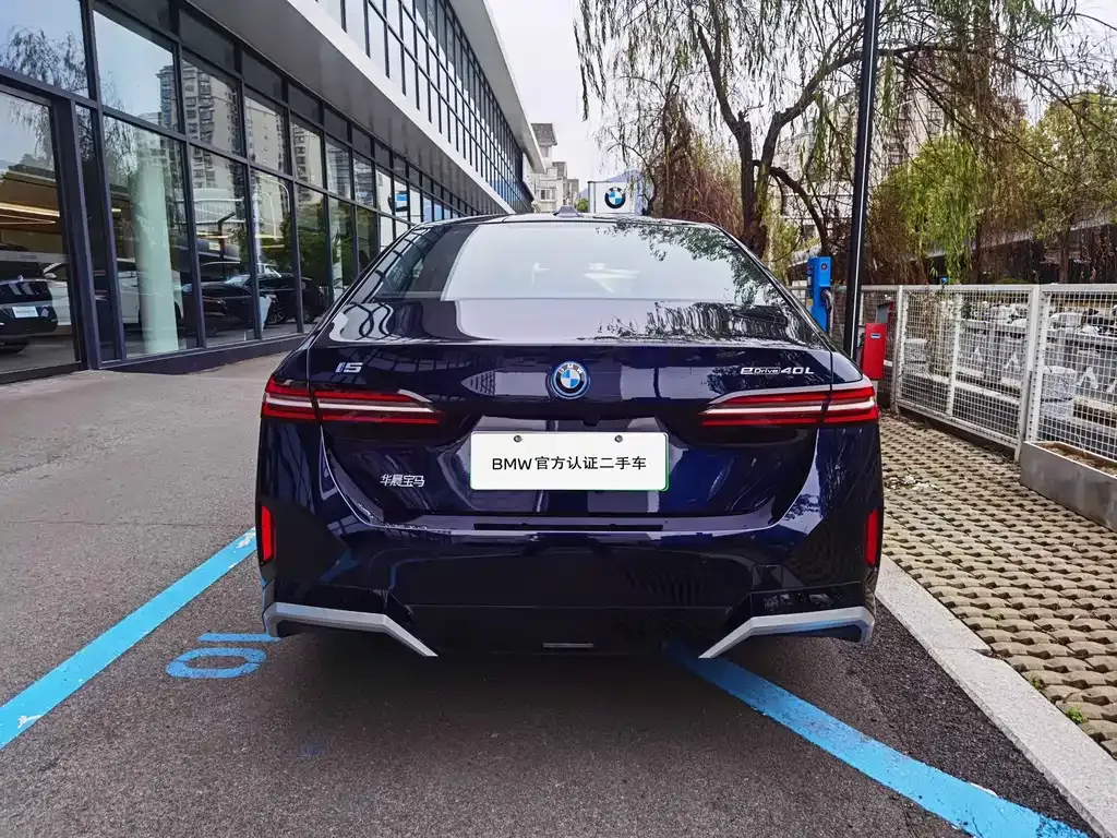 BMW i5 — фото 9
