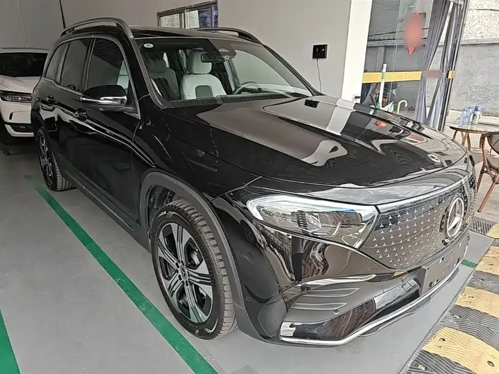 Mercedes-Benz EQB — фото 10