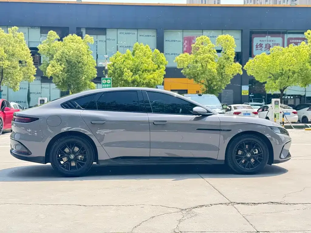 BYD Han — фото 3