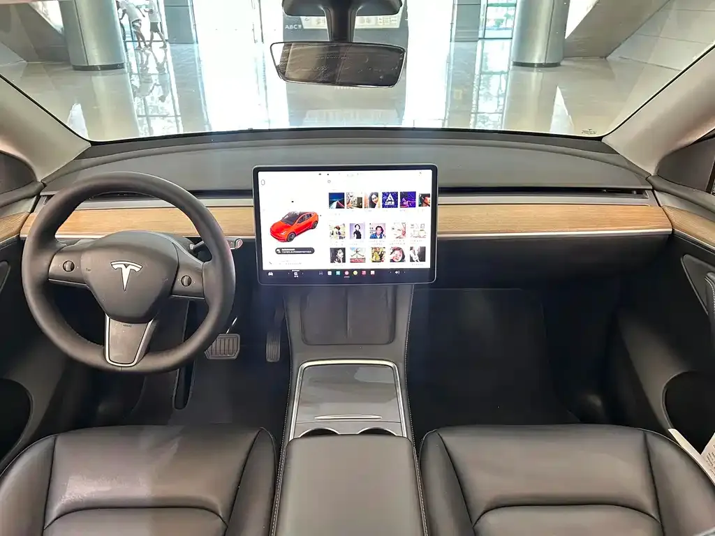 Tesla Model Y — фото 3
