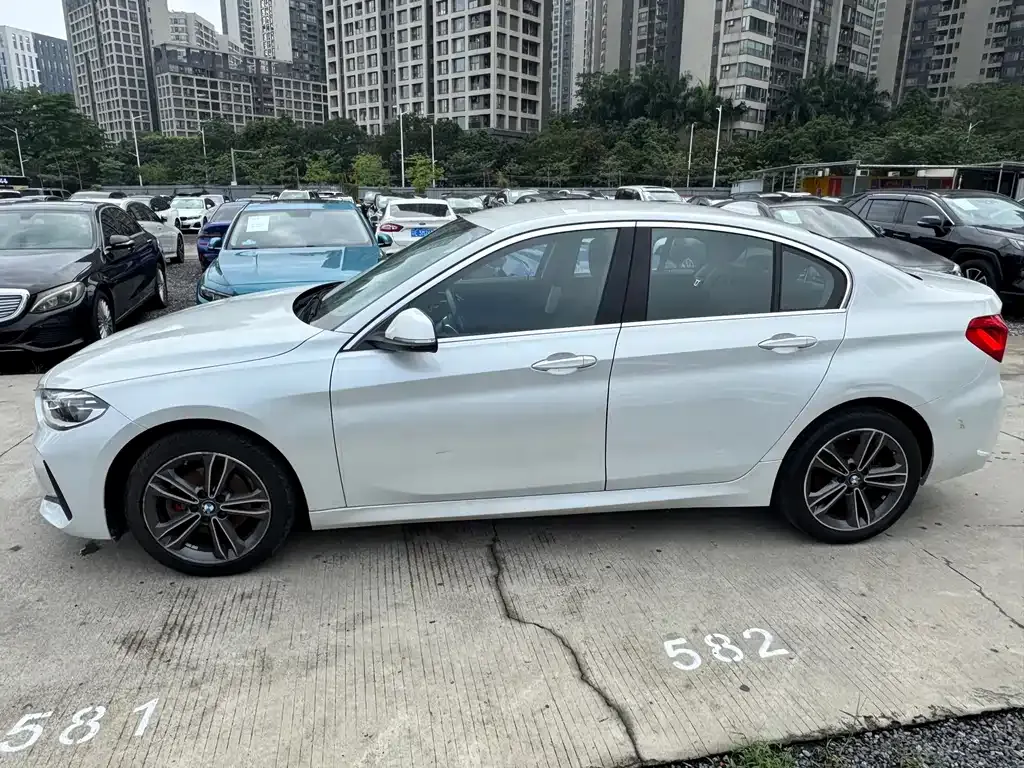BMW 1 Series 2021 из CN, фото 7