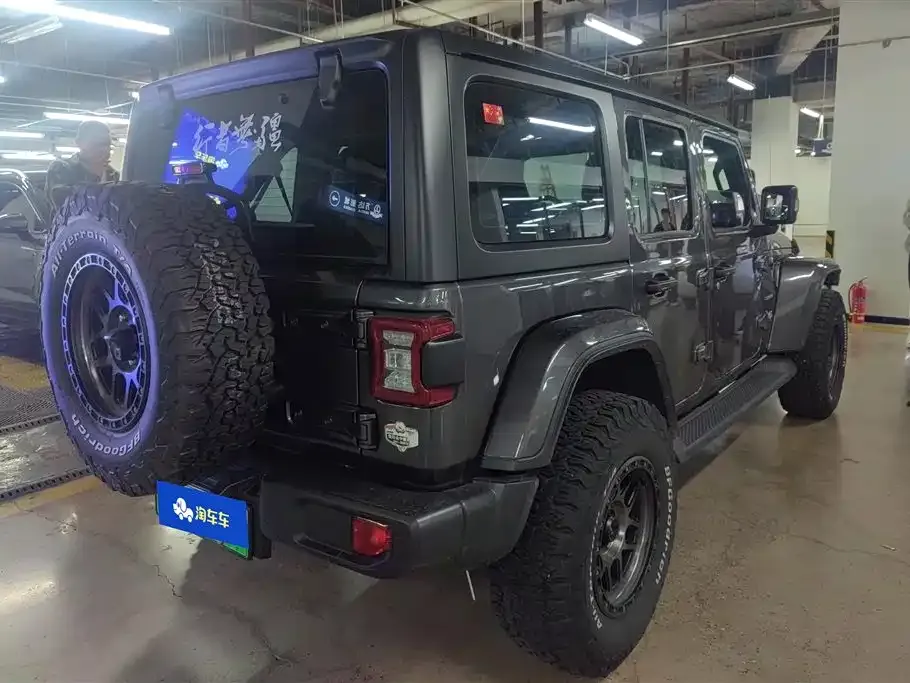 Jeep Wrangler PHEV — фото 10