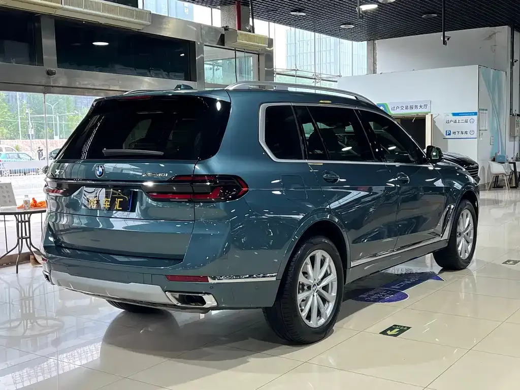 BMW X7 — фото 10