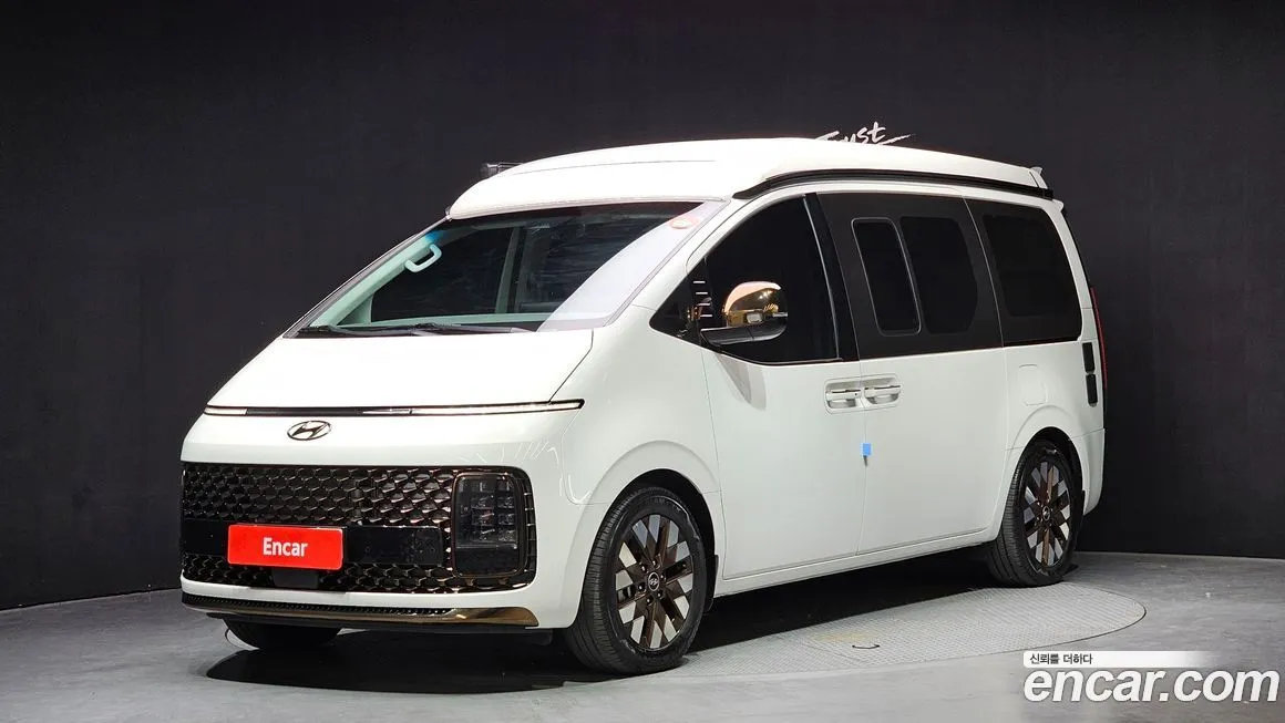 Hyundai Staria