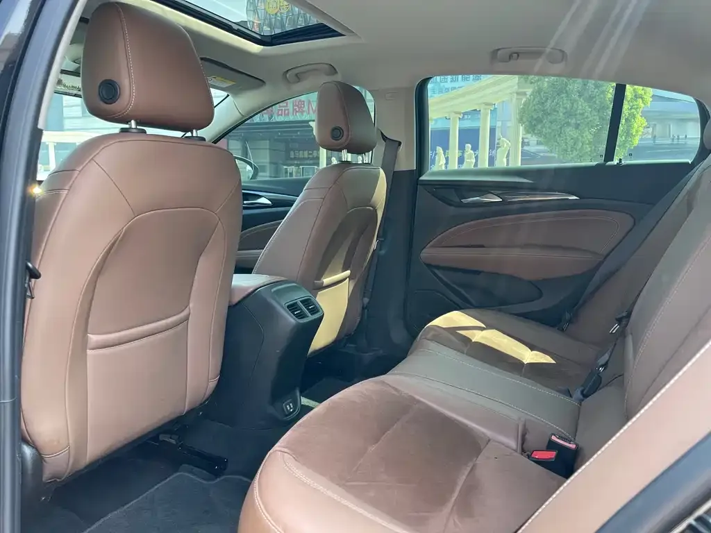 Buick Regal 2023 из CN, фото 2