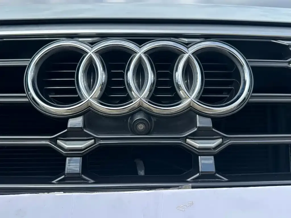 Audi Q3 — фото 5