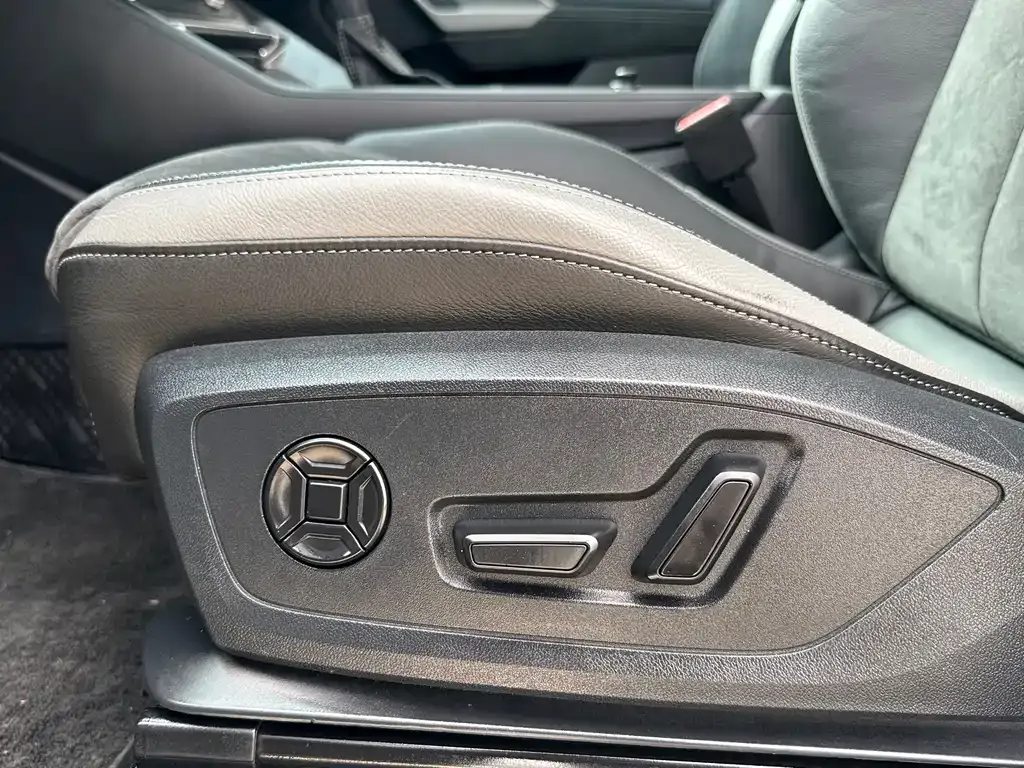 Audi Q3 — фото 9