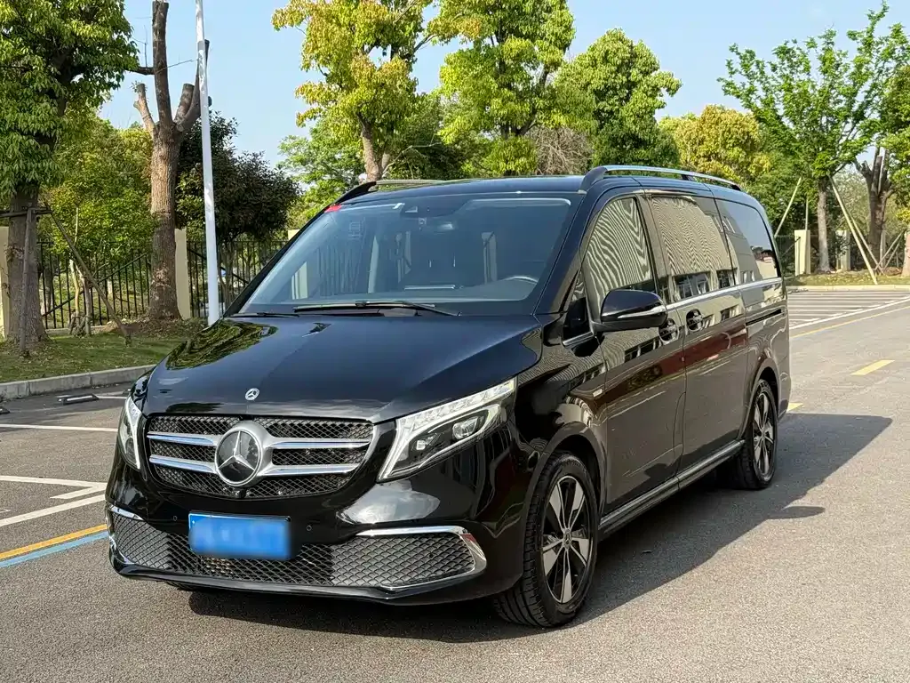 Mercedes-Benz V-Class — фото 1