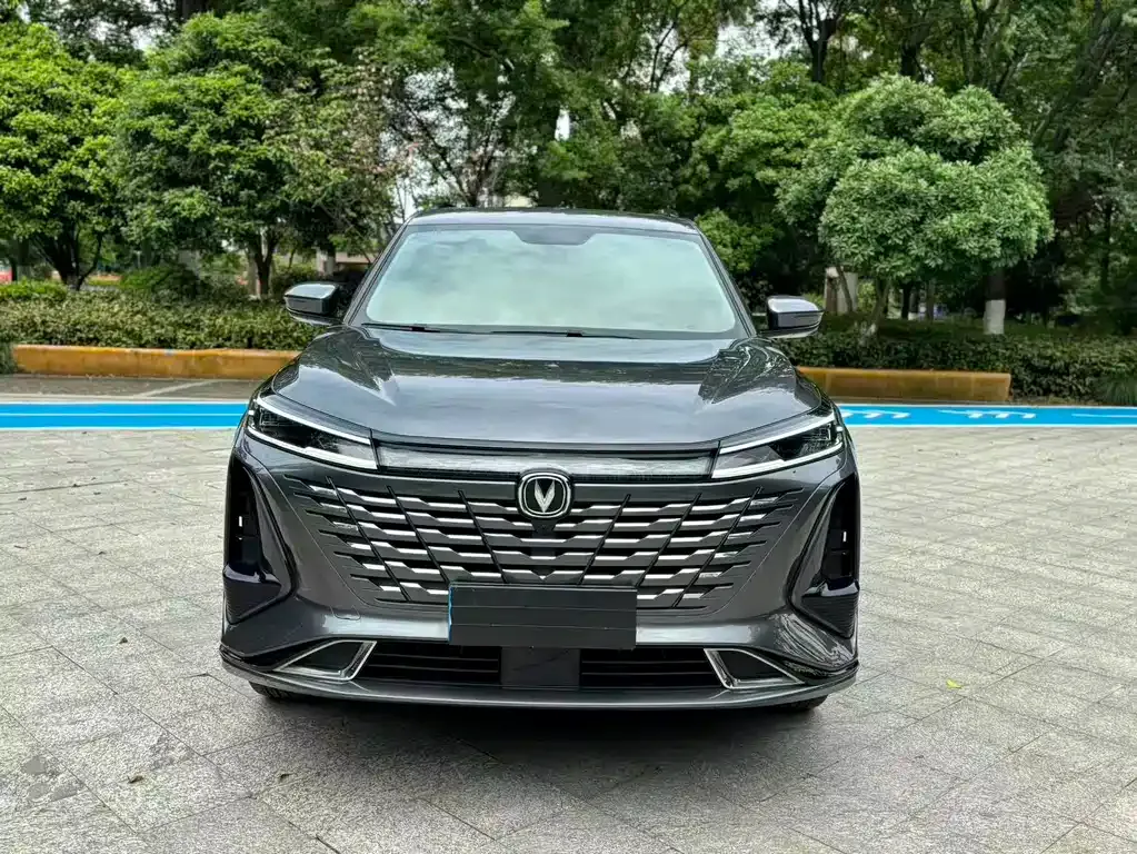 Changan CS75PLUS — фото 1