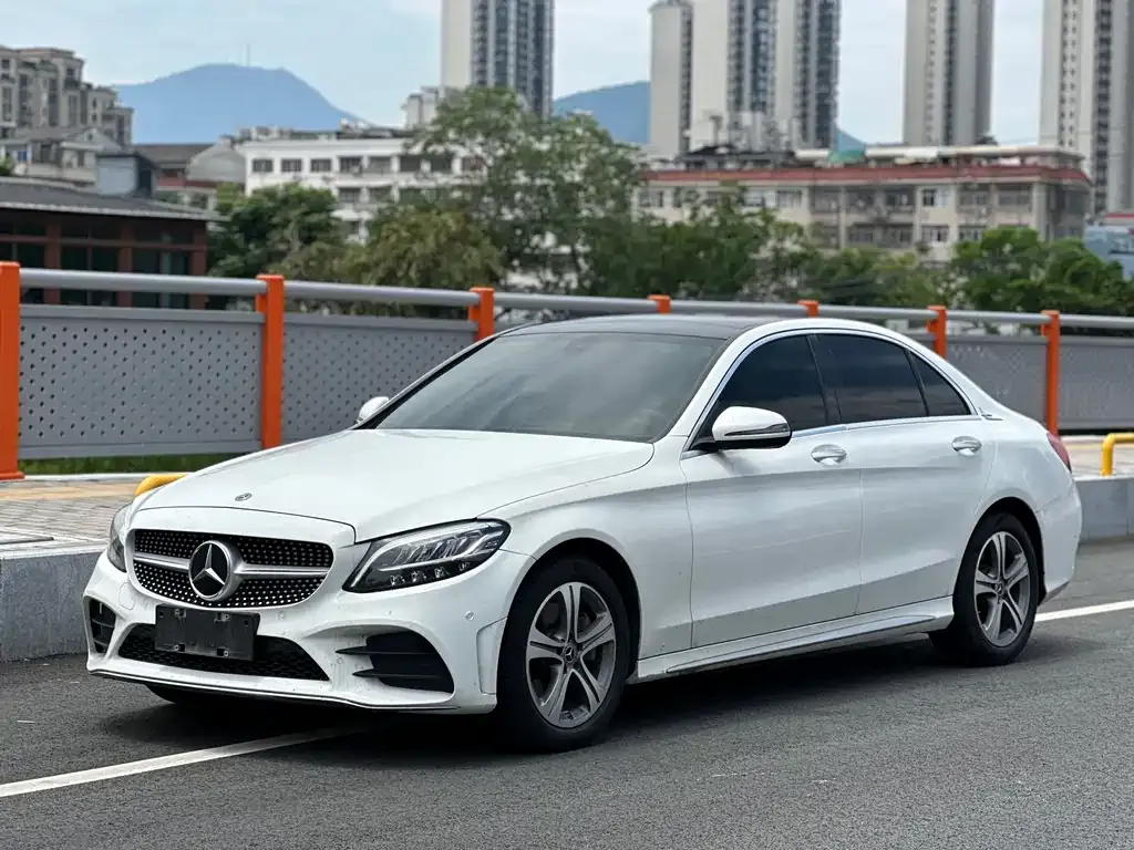 Mercedes-Benz C-Class — фото 1