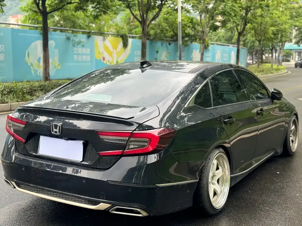Honda Accord — фото 6