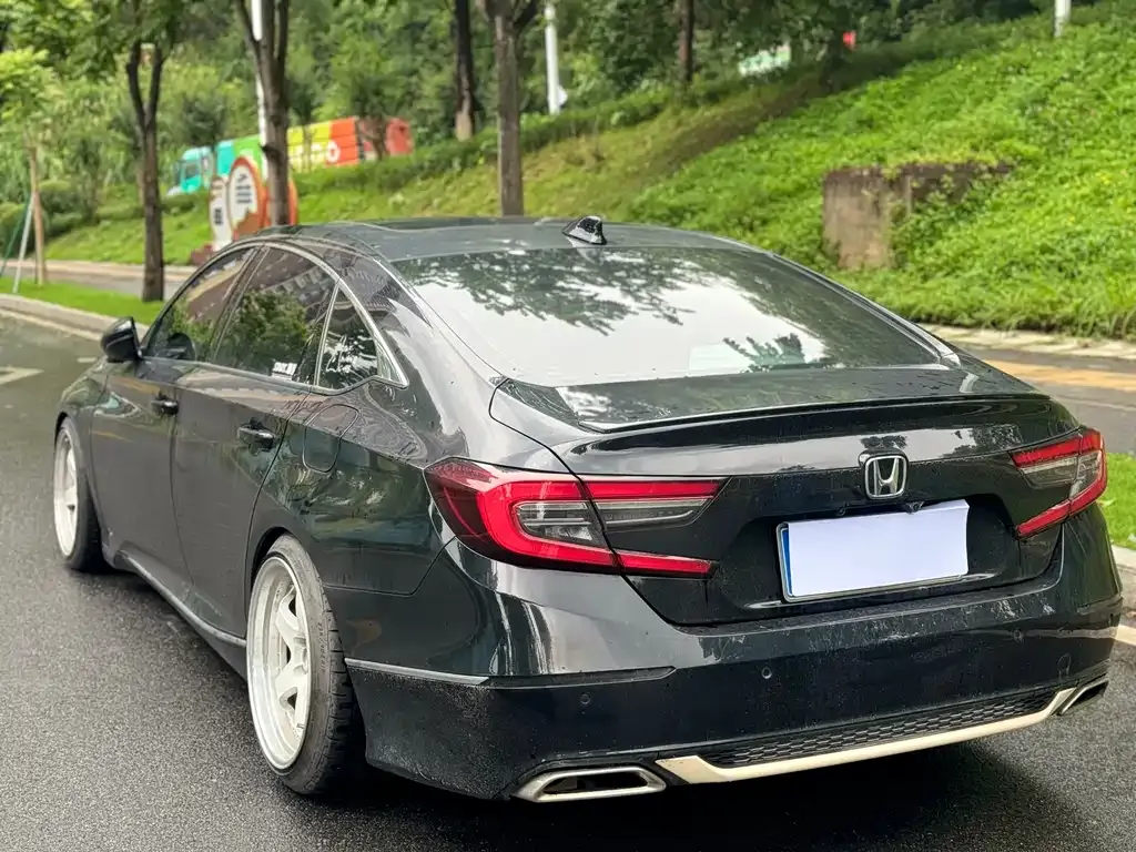 Honda Accord — фото 9
