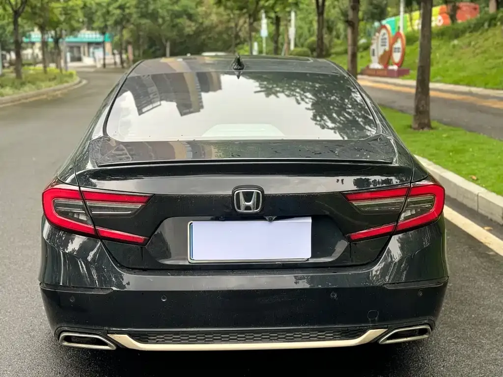 Honda Accord — фото 7
