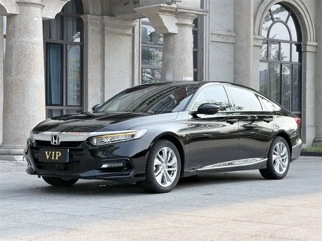Honda Accord — фото 1