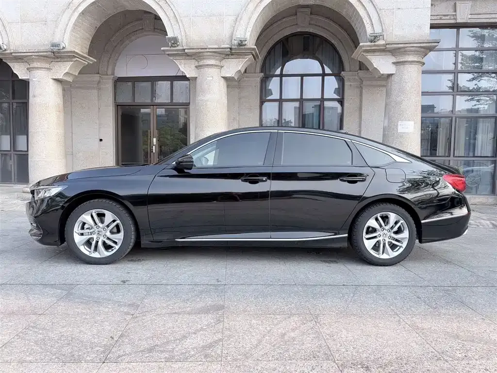 Honda Accord — фото 6