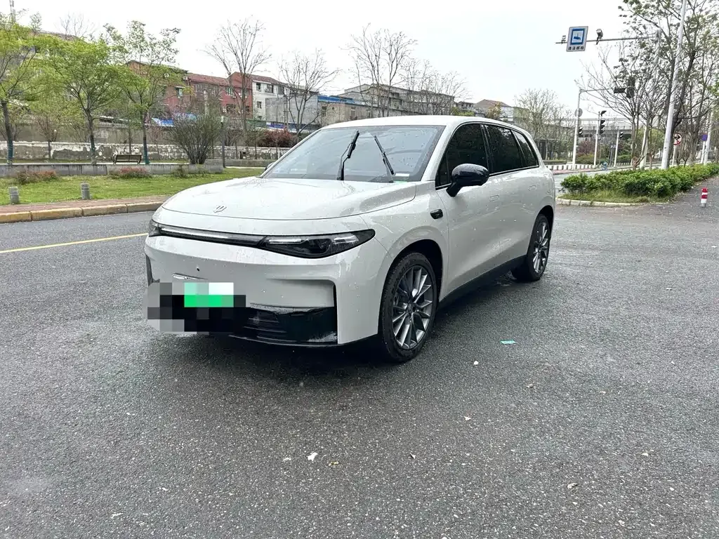 Leapmotor C10