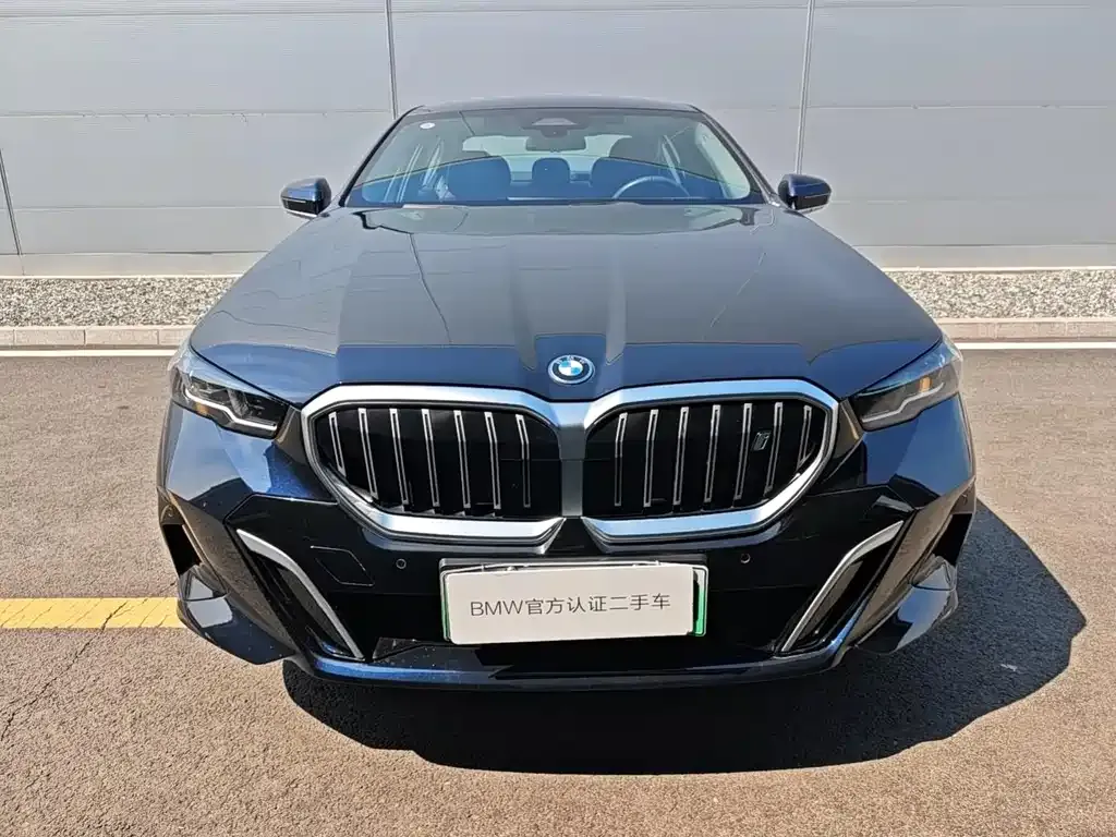 BMW i5 — фото 9