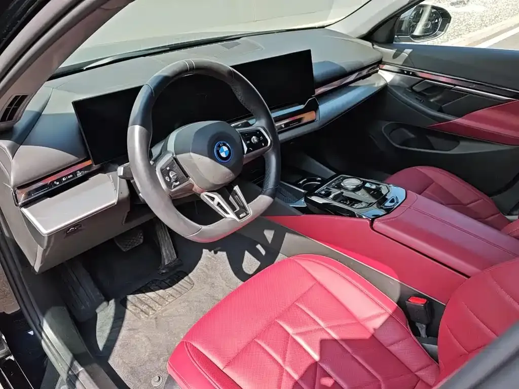 BMW i5 — фото 7