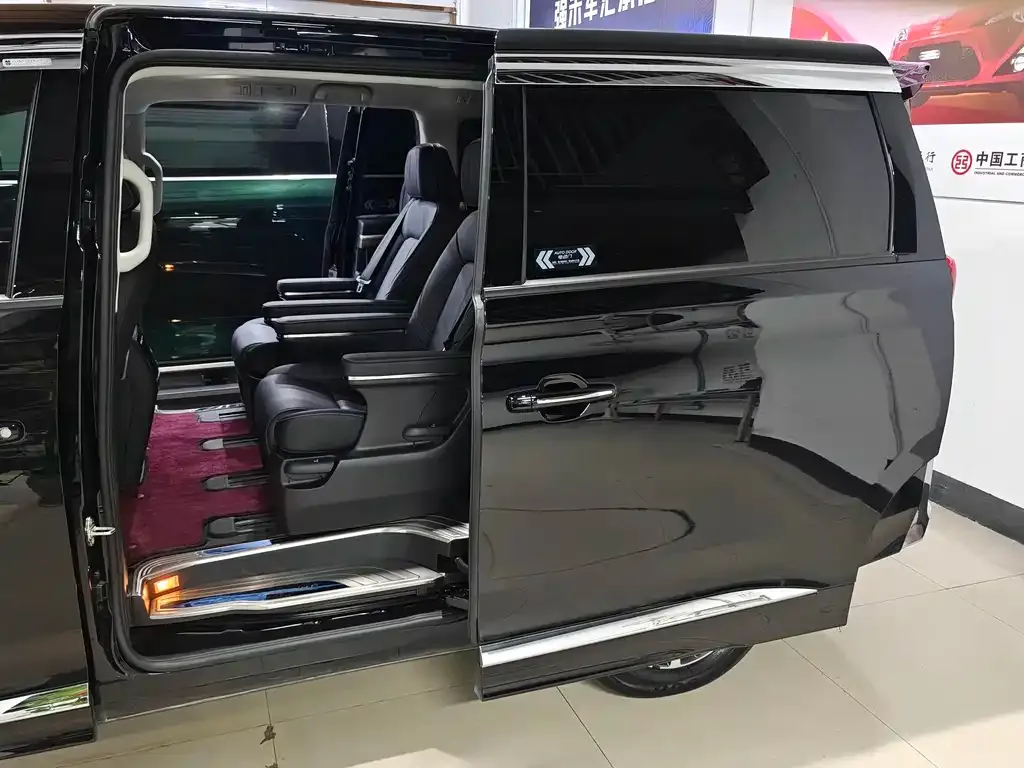 GAC Motor Trumpchi M8 — фото 3