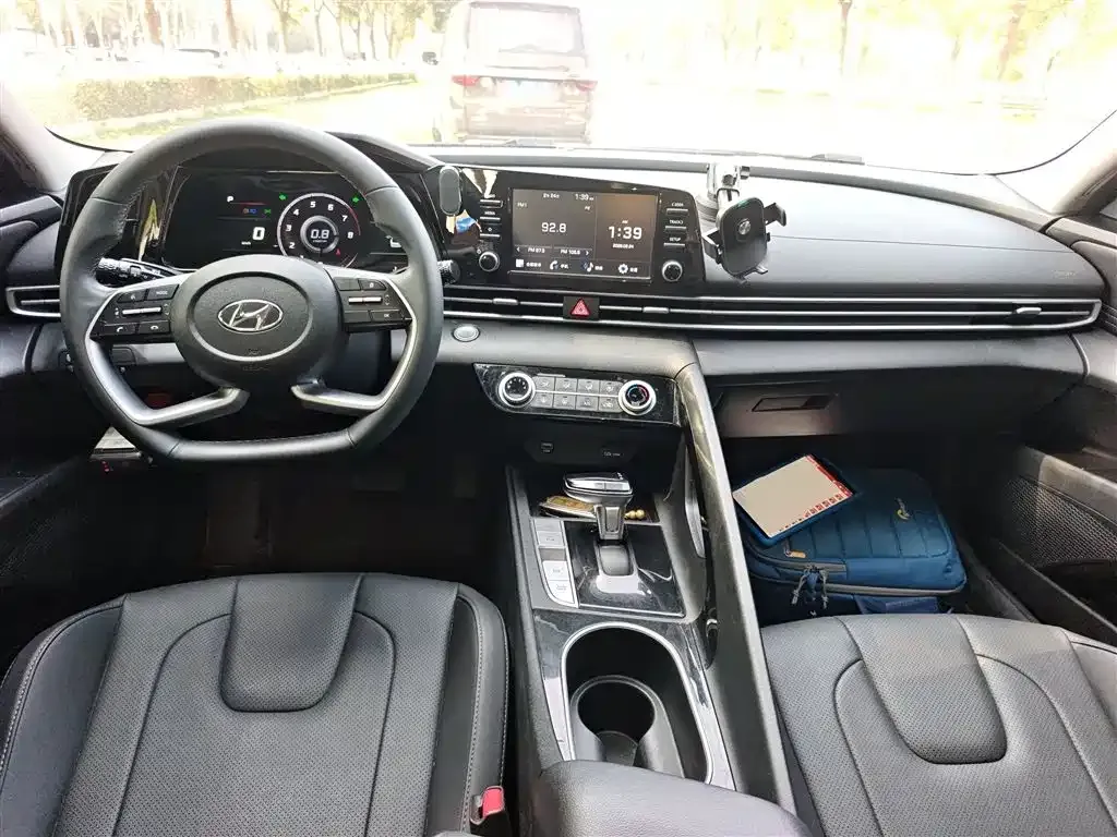 Hyundai Elantra 2023 из CN, фото 5