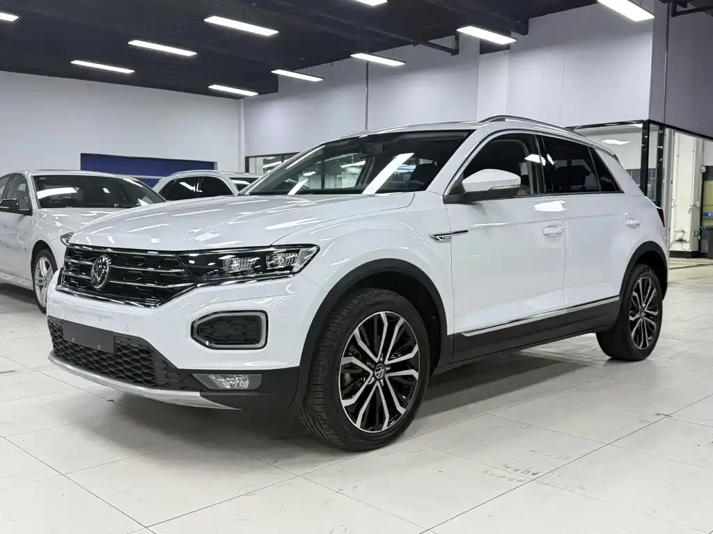Volkswagen T-Roc — фото 1