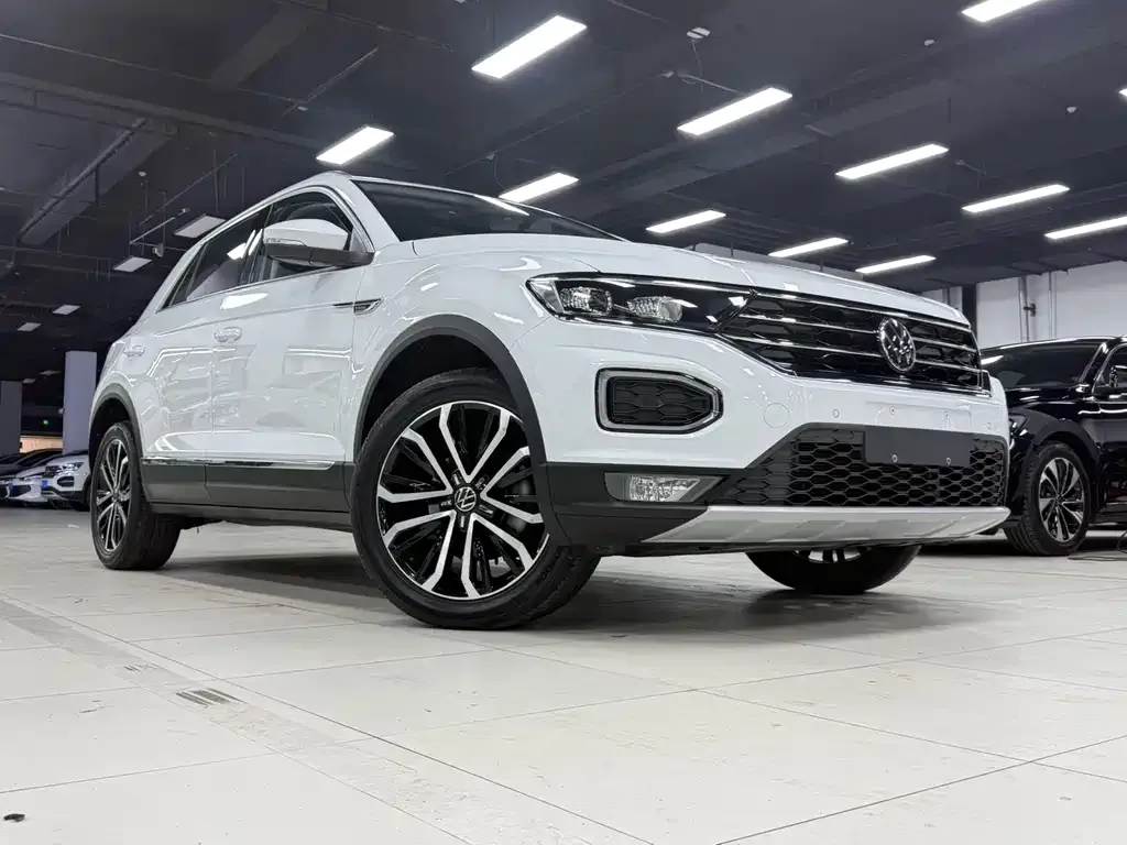 Volkswagen T-Roc — фото 9
