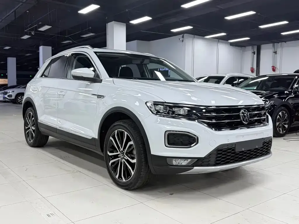 Volkswagen T-Roc — фото 2