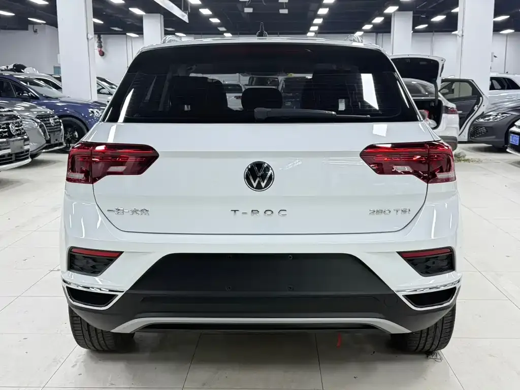 Volkswagen T-Roc — фото 7