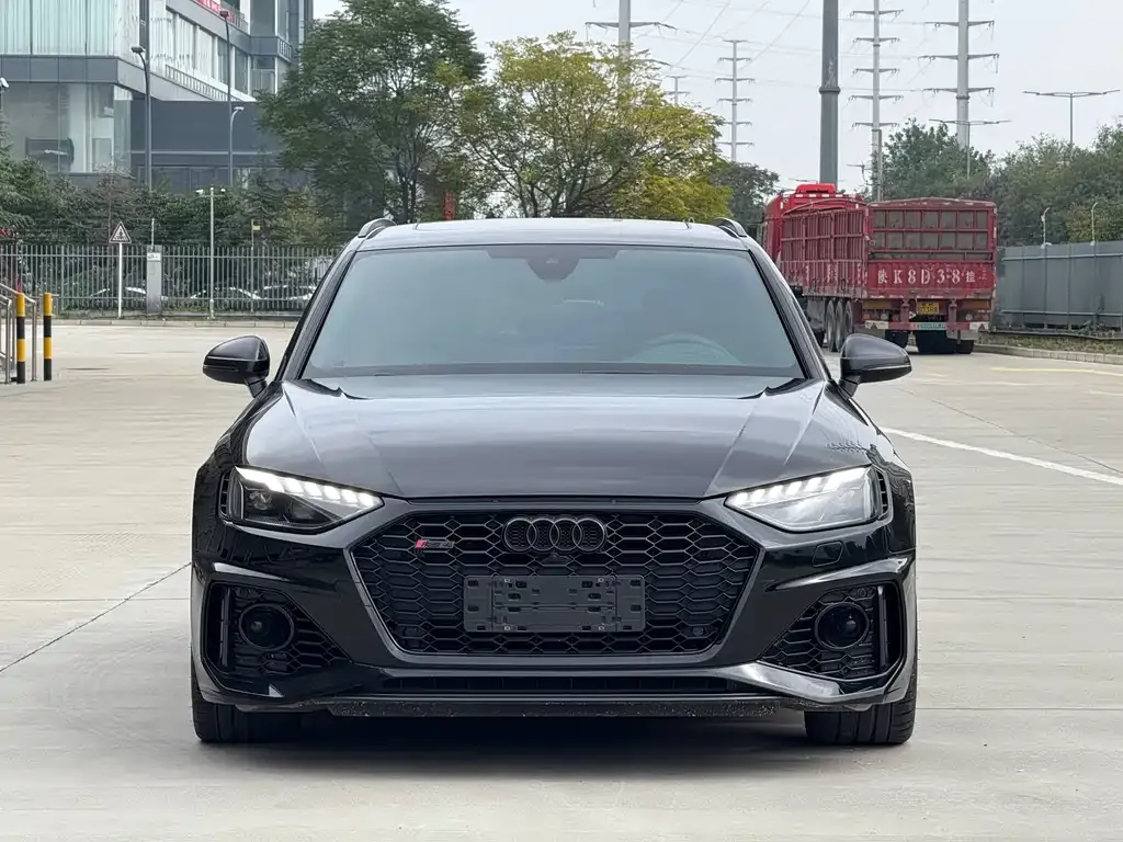 Audi RS 4 — фото 2