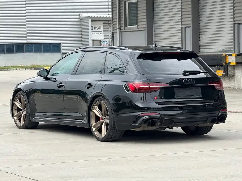Audi RS 4 — фото 3