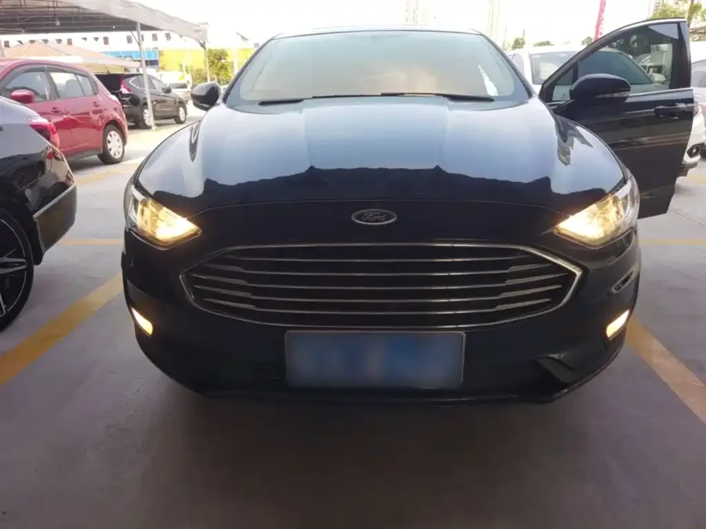 Ford Mondeo 2021 из CN, фото 2
