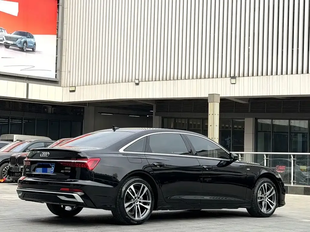 Audi A6L — фото 10
