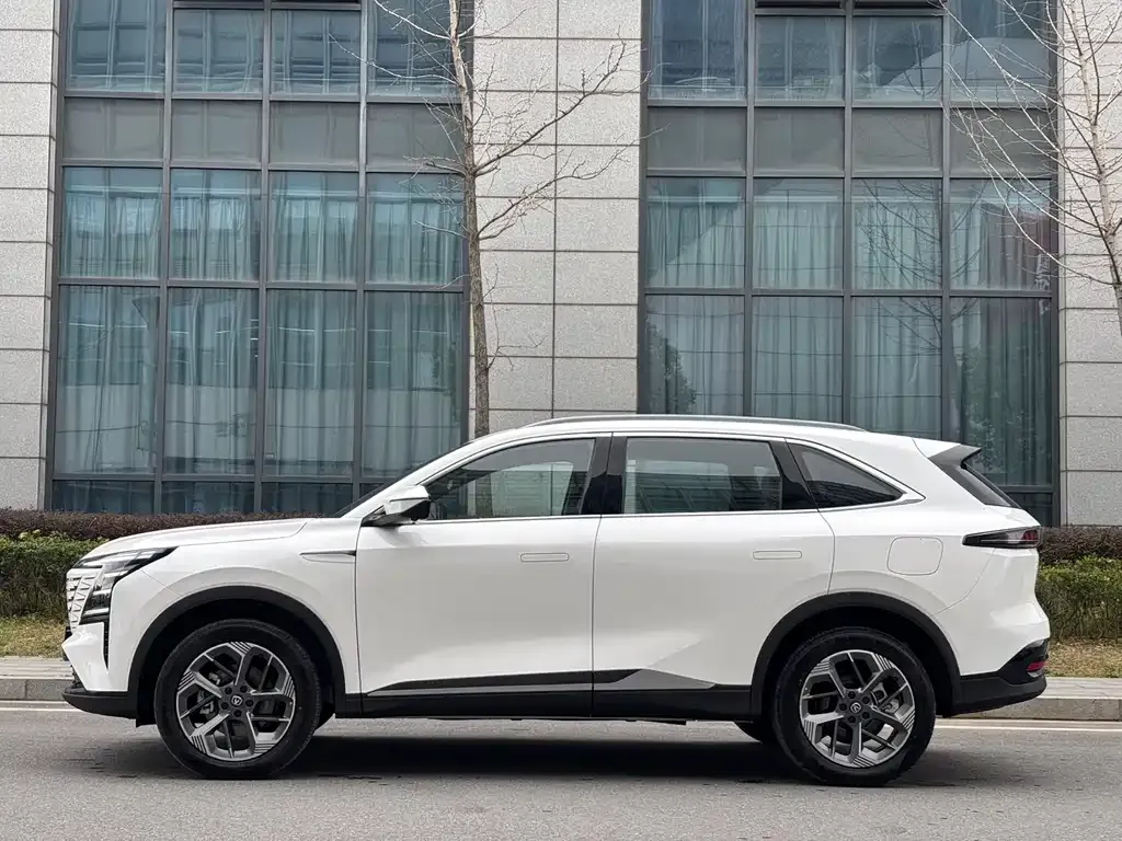 Changan CS75PLUS — фото 8