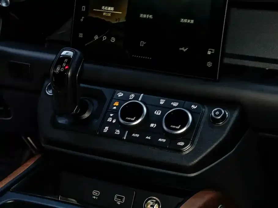 Land Rover Defender — фото 4