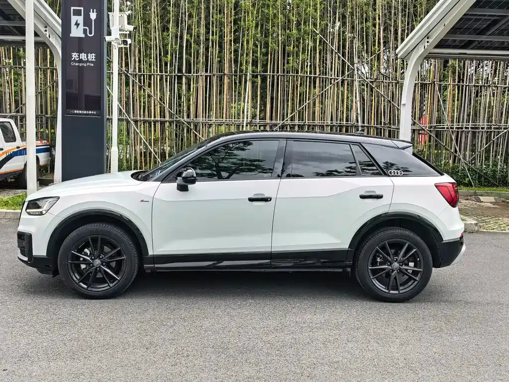Audi Q2L 2021 из CN, фото 3