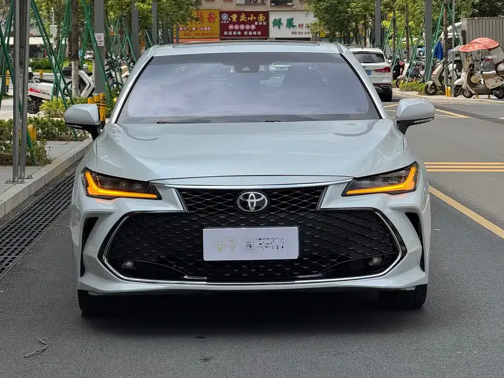 Toyota Avalon — фото 10