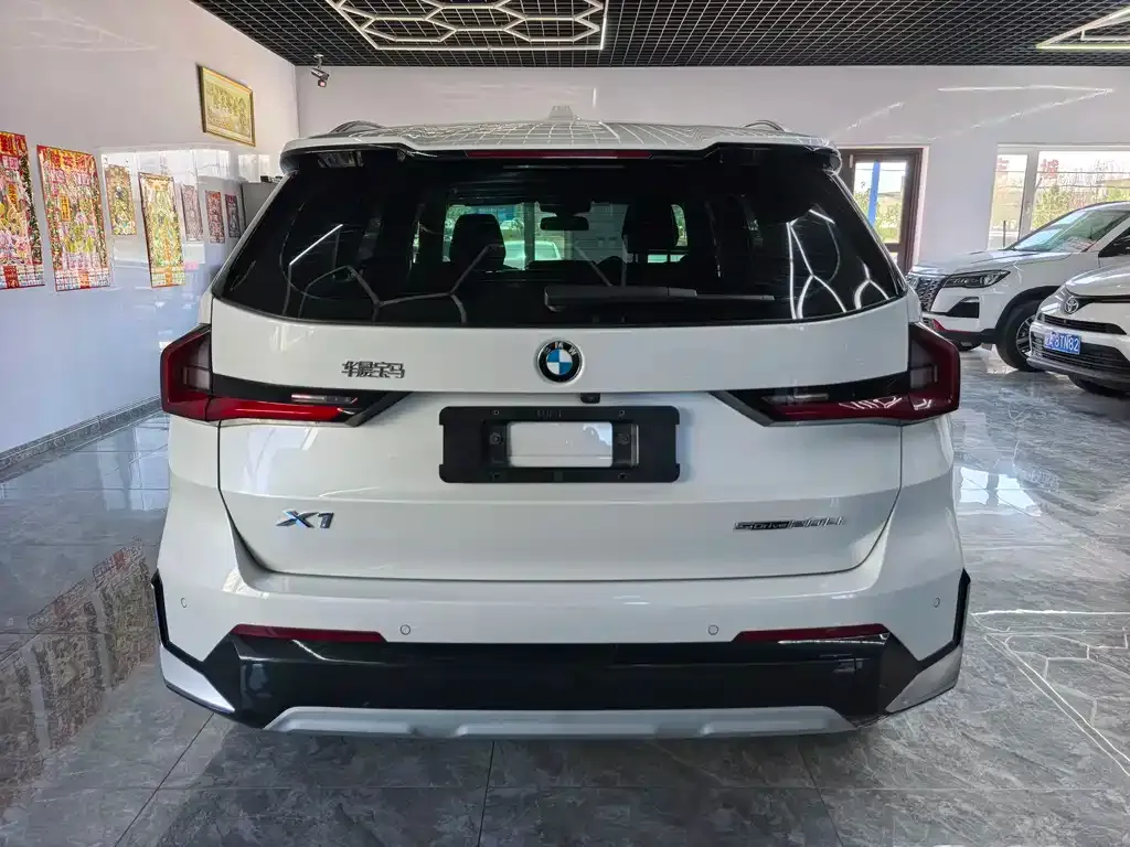 BMW X1 — фото 10
