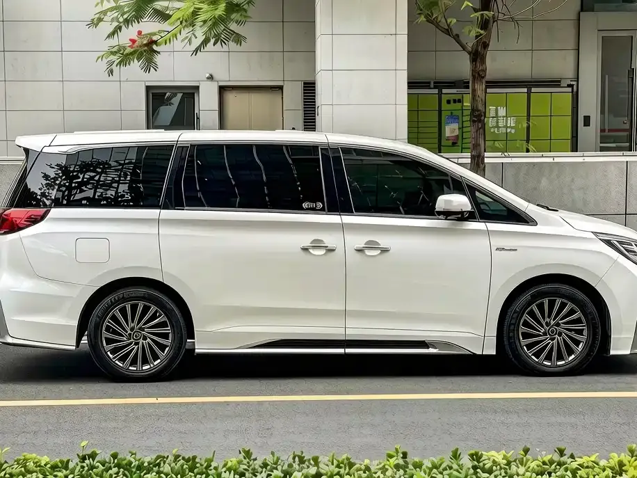 GAC Motor Trumpchi M8 — фото 9