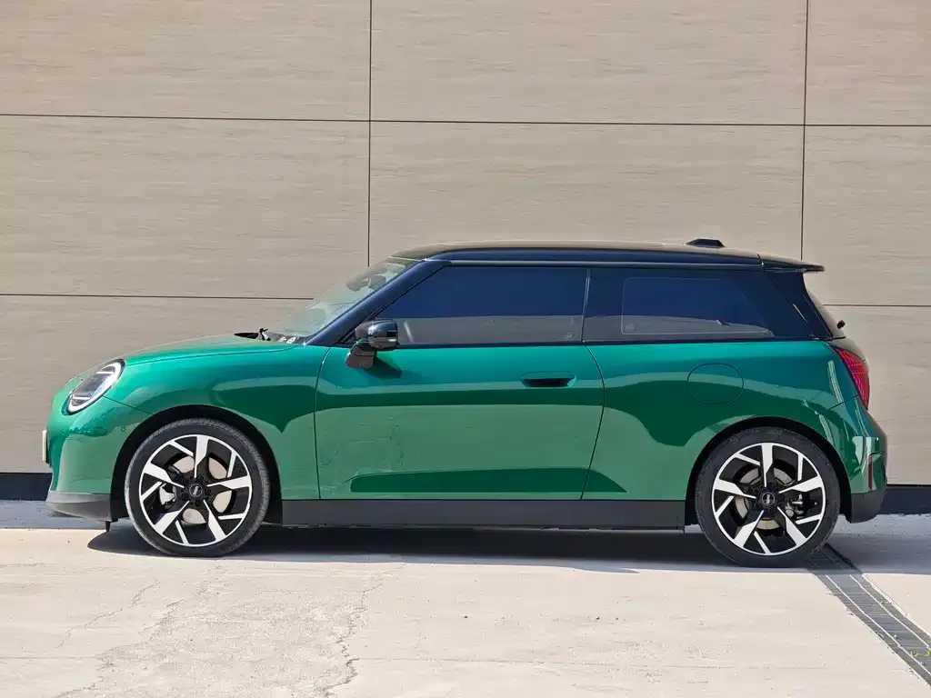 MINI Cooper EV — фото 2