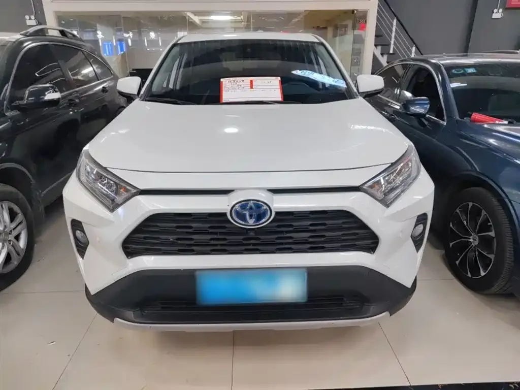Toyota RAV4 — фото 4