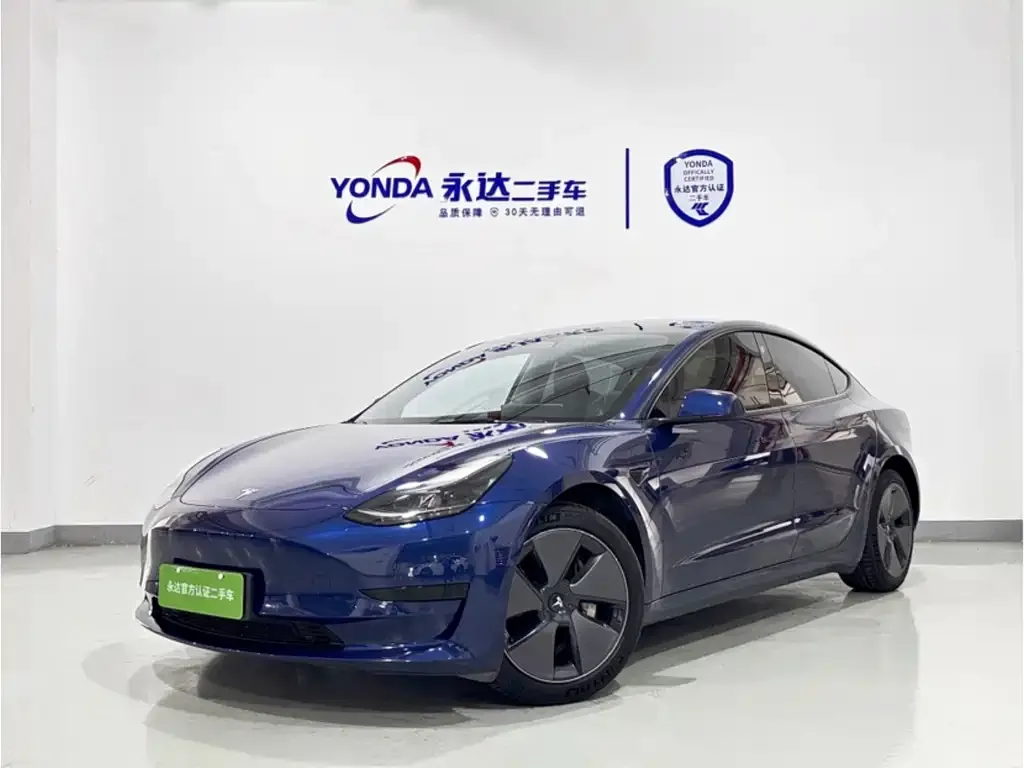 Tesla Model 3 — фото 1