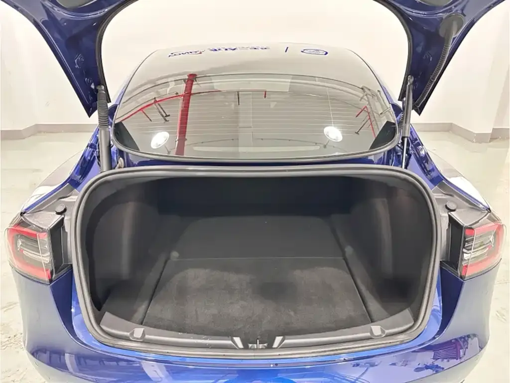 Tesla Model 3 — фото 5
